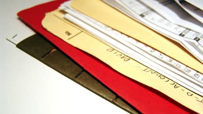 Umožňuje okamžité financování a zvyšuje likviditu, čímž snižuje finanční rizika.